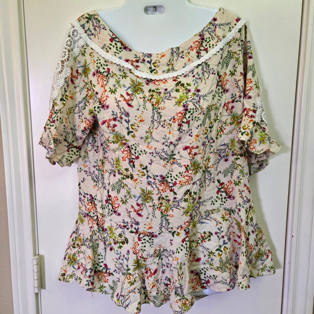 Julia Floral Peplum Top Cream Multicolor Lace Trim Flutter Sleeve Blouse Medium